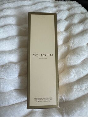 St. John Cream & Gold Signature Box